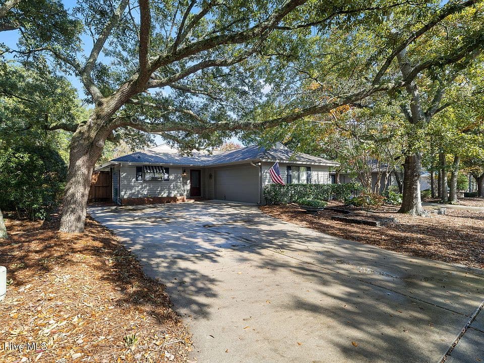 1305 Two Mile Circle E, Wilmington, NC 28405