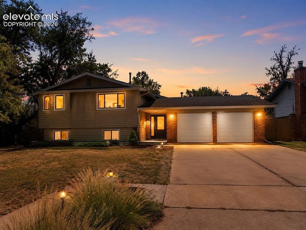 1208 Doyle Pl, Colorado Springs, CO 80915