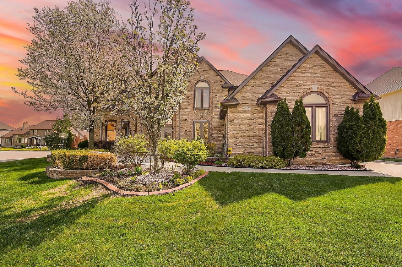43376 Chester Dr, Sterling Heights, MI 48314